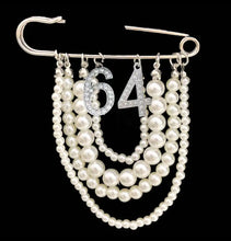 Load image into Gallery viewer, Delta Sigma Theta Pearl Chain Line Number Brooch
